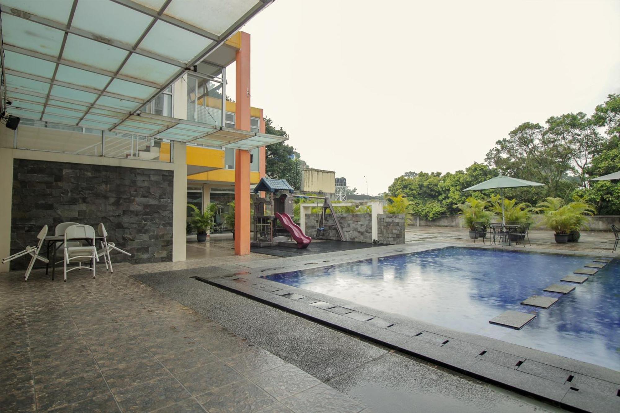 Collection O 295 Grha Ciumbuleuit Guest House Бандунг Экстерьер фото