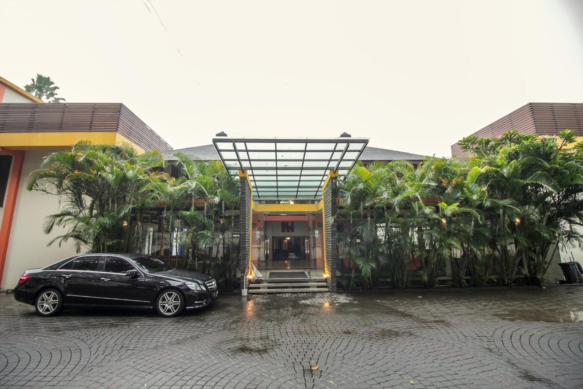 Collection O 295 Grha Ciumbuleuit Guest House Бандунг Экстерьер фото