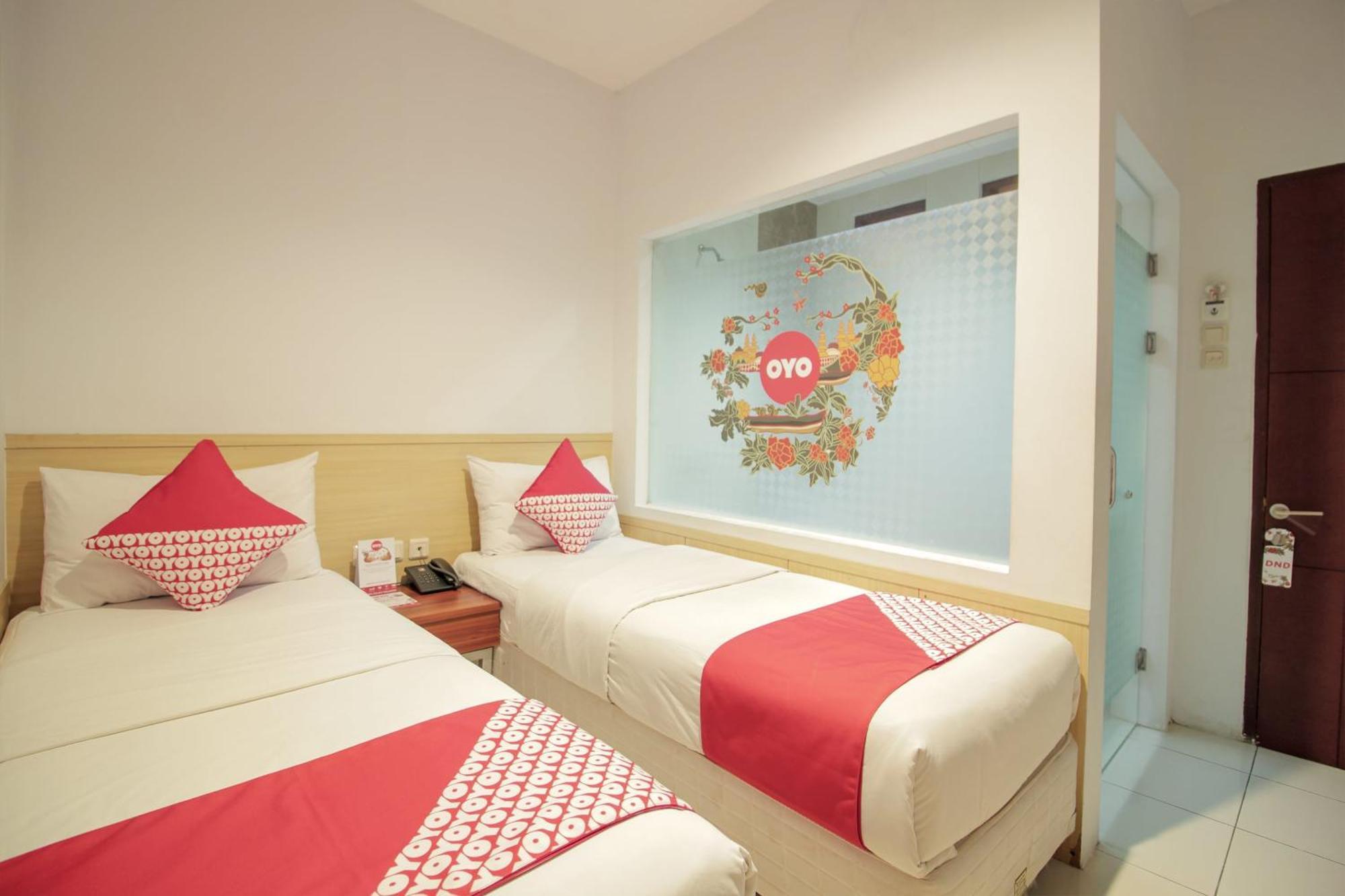 Collection O 295 Grha Ciumbuleuit Guest House Бандунг Экстерьер фото