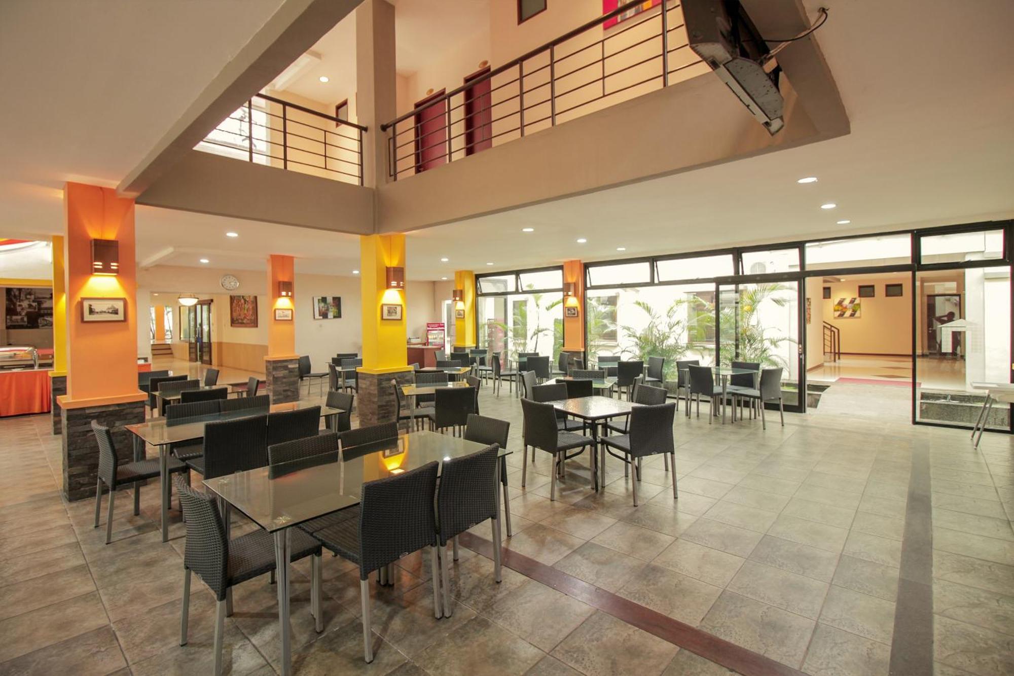 Collection O 295 Grha Ciumbuleuit Guest House Бандунг Экстерьер фото