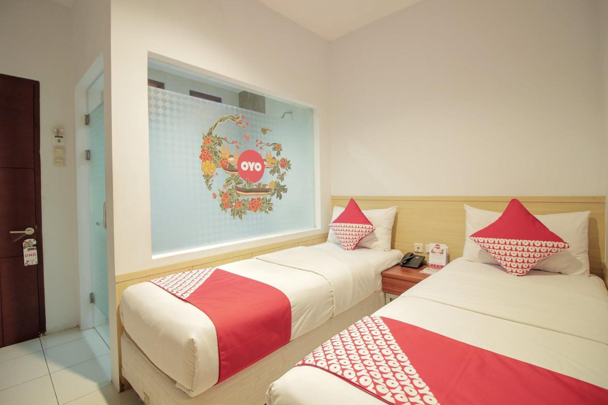Collection O 295 Grha Ciumbuleuit Guest House Бандунг Экстерьер фото