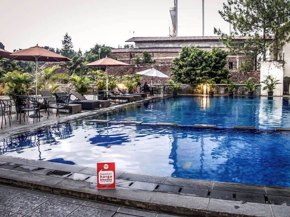 Collection O 295 Grha Ciumbuleuit Guest House Бандунг Экстерьер фото