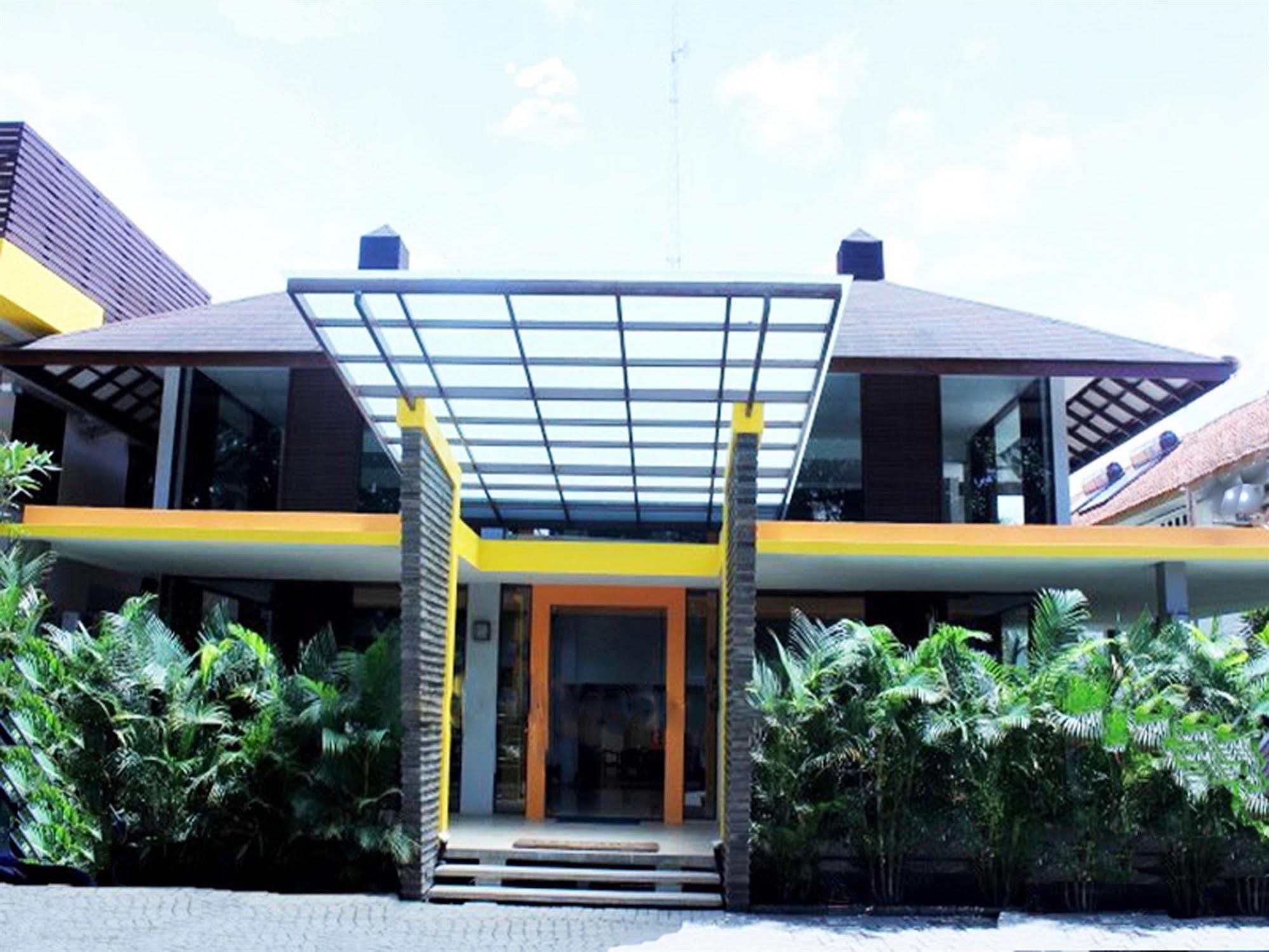 Collection O 295 Grha Ciumbuleuit Guest House Бандунг Экстерьер фото